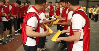 特驱饲料华体网页版页面登录-华体(中国)部总经理拓展培训 开启“新思维 新起点”破冰之旅！